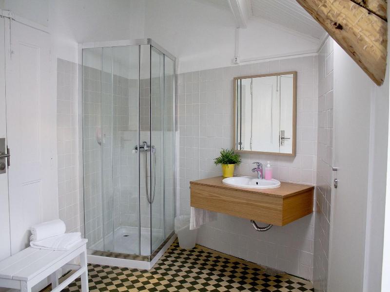 WW Hostel & Suites image