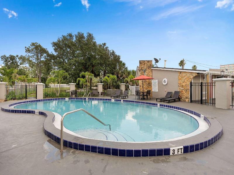 Super 8 by Wyndham Kissimmee/Orlando image