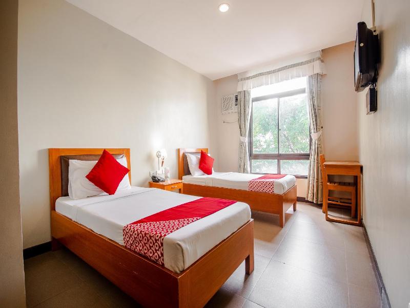 Fuente Oro Business Suites image