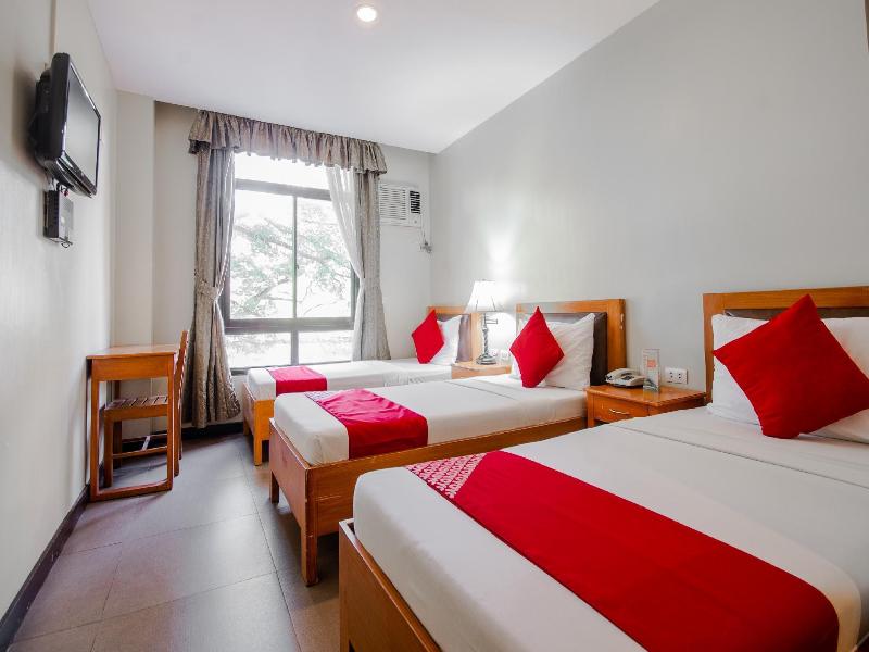 Fuente Oro Business Suites image