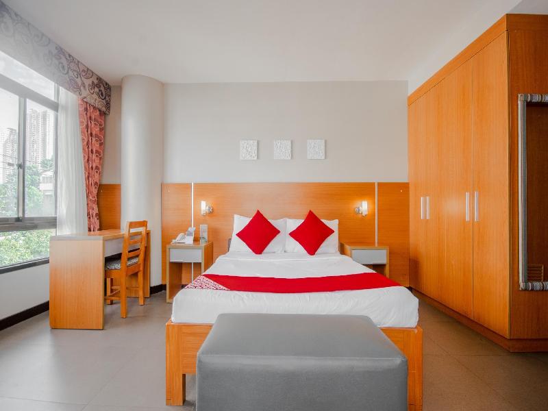 Fuente Oro Business Suites image