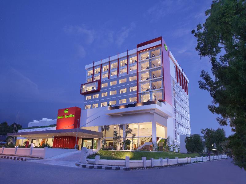 Hotel Santika Palu image
