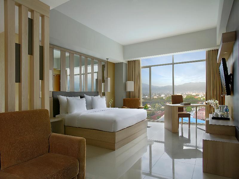 Hotel Santika Palu image