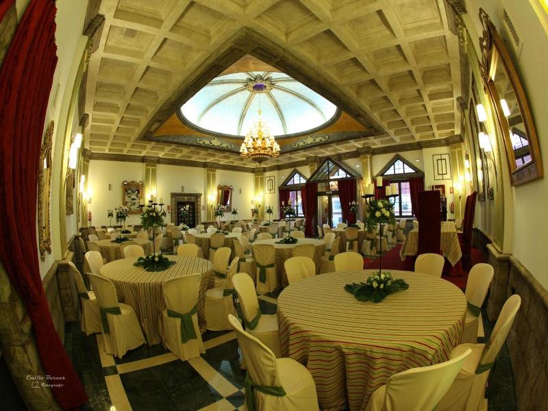 Las Acacias Hotel image