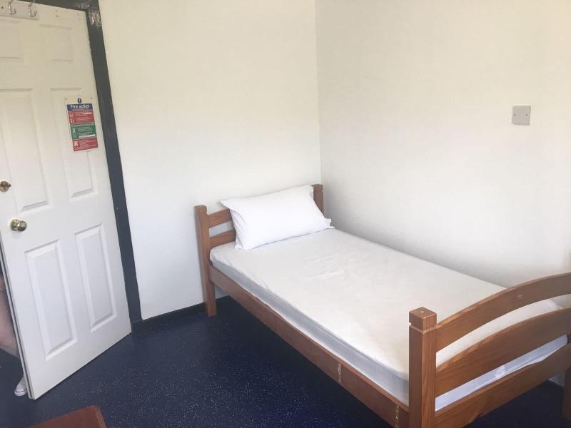FAMILY ROOM THREE BEDS