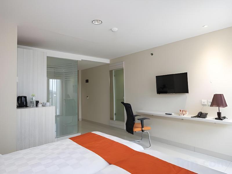 The Gloria Suites Grogol, Jakarta image