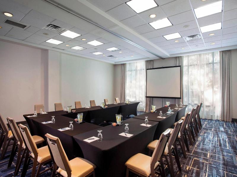 Sheraton Suites Philadelphia Airport image