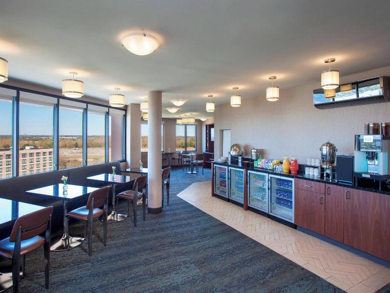 Sheraton Suites Philadelphia Airport image