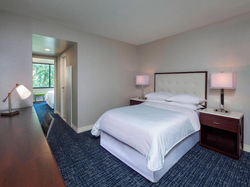 Sheraton Suites Philadelphia Airport image