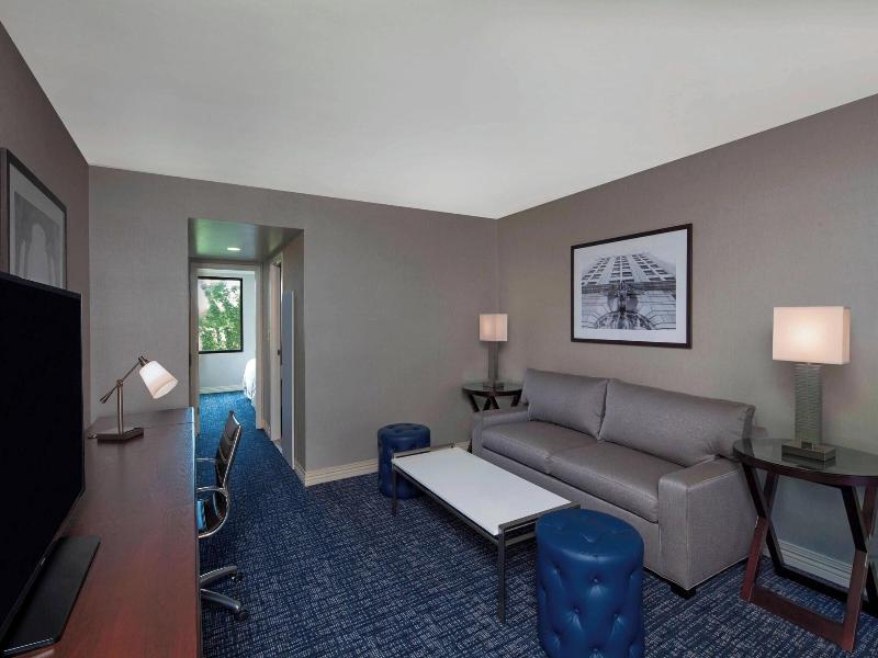 Sheraton Suites Philadelphia Airport image