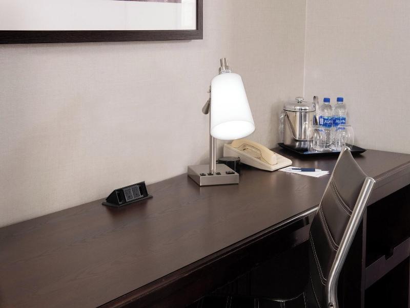 Sheraton Suites Philadelphia Airport image