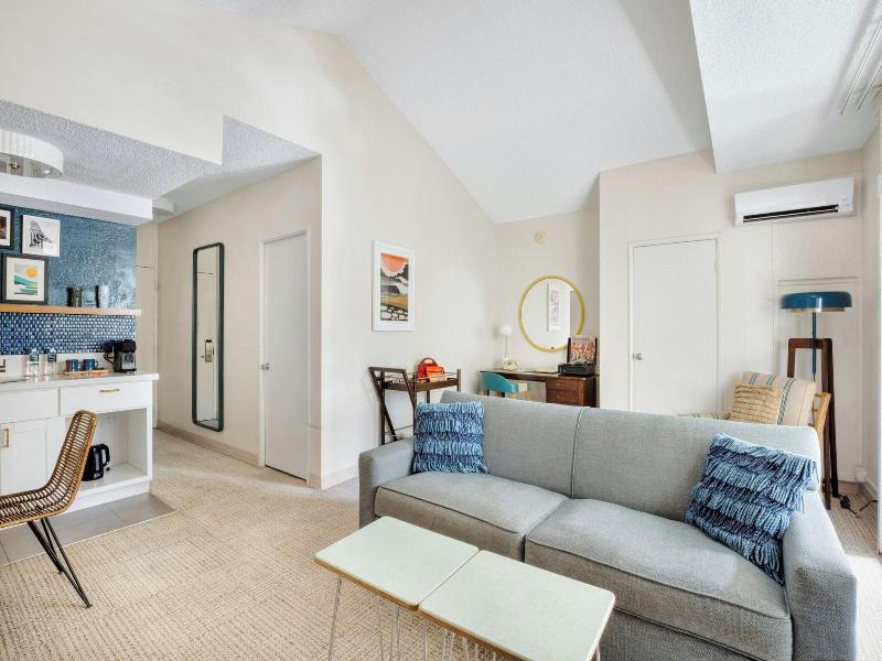 White Sands Hotel image