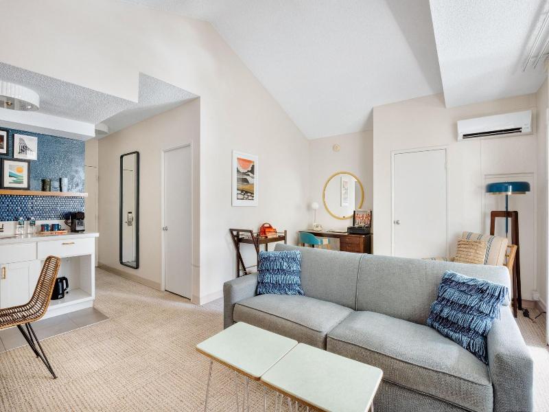White Sands Hotel image