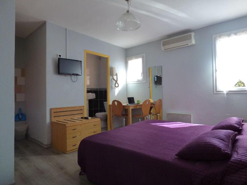 Hotel Festival Sud Suites image