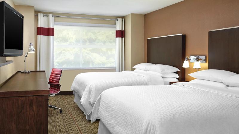 Four Points by Sheraton Surrey Hotel