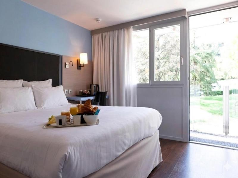 Kyriad Lyon Sud - Sainte Foy image
