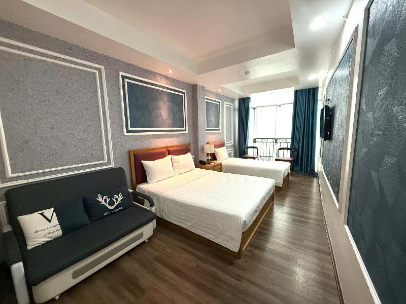 Holiday Suites Hotel image