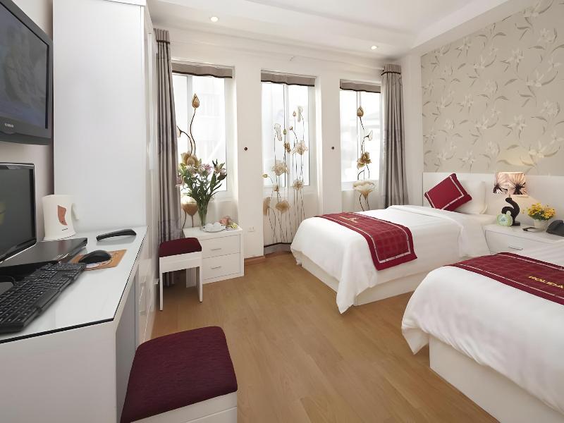 Holiday Suites Hotel image