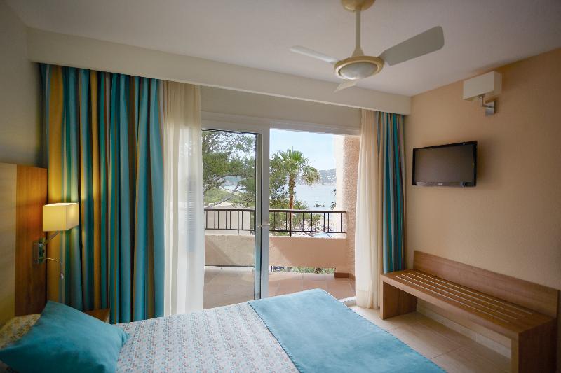 Invisa Hotel Club Cala Blanca image