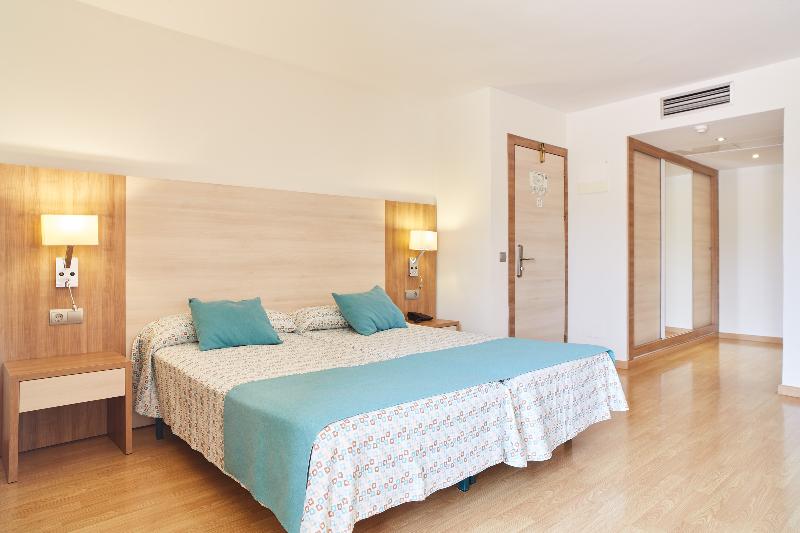 Invisa Hotel Club Cala Blanca image