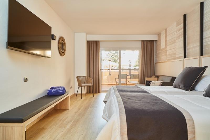 Invisa Hotel Club Cala Blanca image