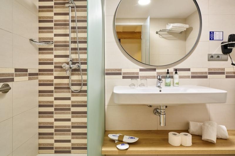 Invisa Hotel Club Cala Blanca image