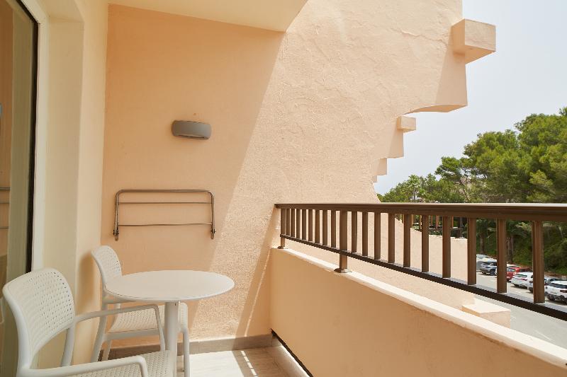 Invisa Hotel Club Cala Blanca image