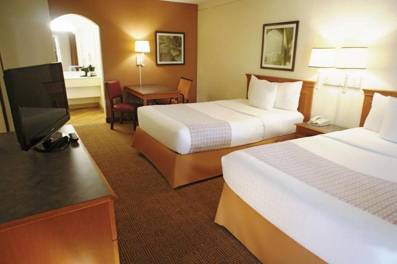 La Quinta East Deerfield Beach - Boca Raton image