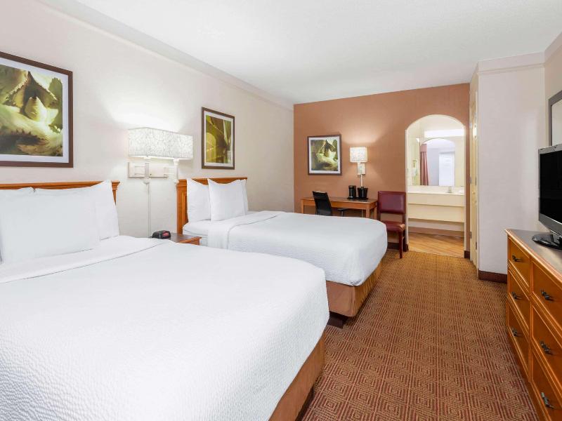 La Quinta East Deerfield Beach - Boca Raton image