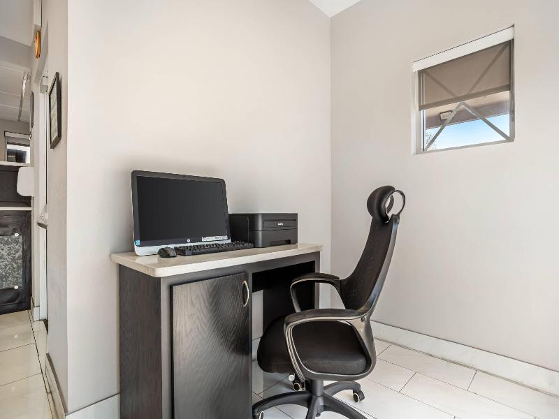 Quality Inn & Suites Panama City Beach image