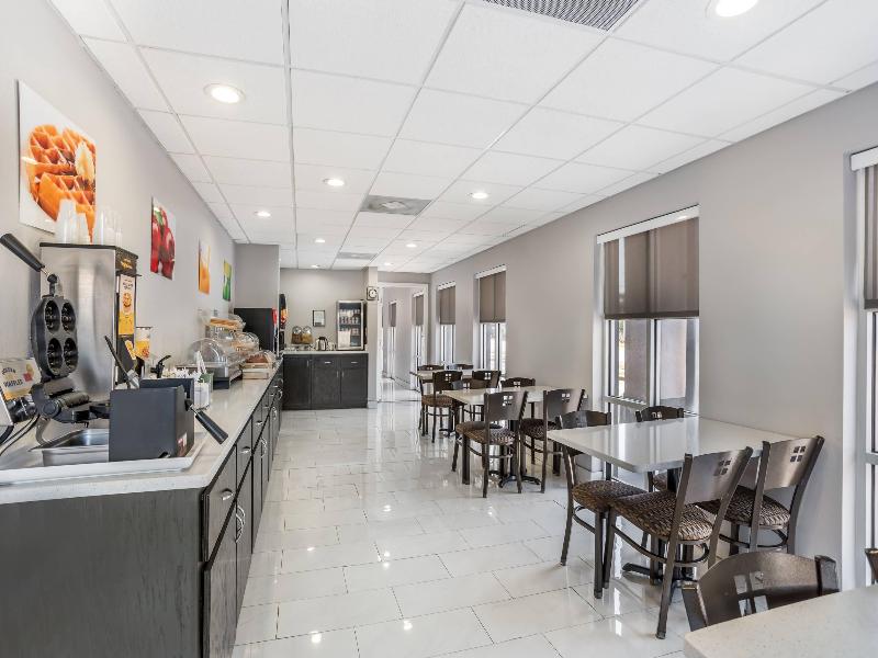 Quality Inn & Suites Panama City Beach image