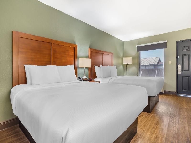 Quality Inn & Suites Panama City Beach image