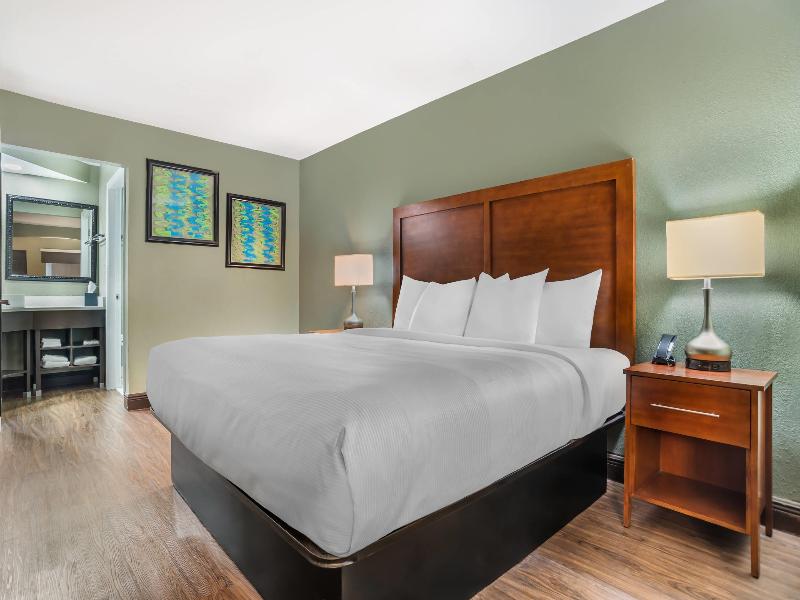 Quality Inn & Suites Panama City Beach image