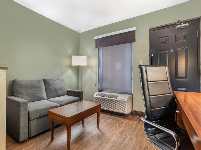 Quality Inn & Suites Panama City Beach image