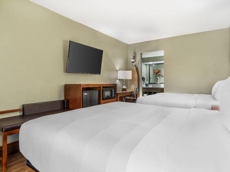 Quality Inn & Suites Panama City Beach image