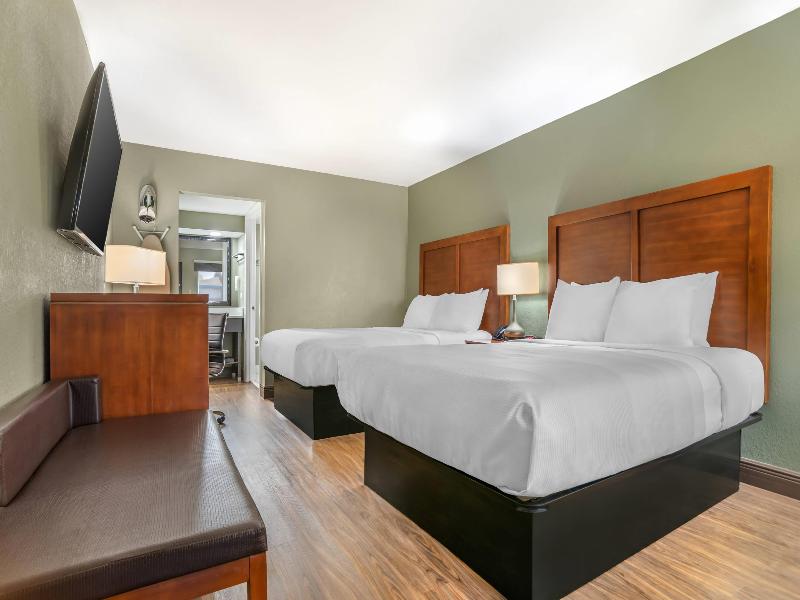 Quality Inn & Suites Panama City Beach image