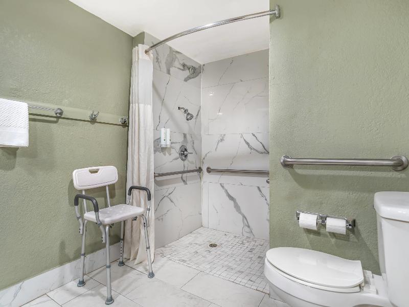 Quality Inn & Suites Panama City Beach image