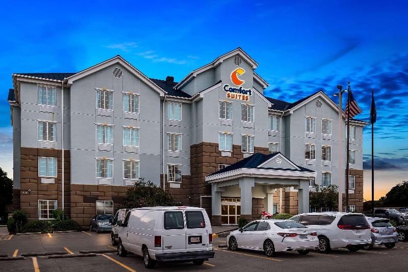 Comfort Suites New Orleans image