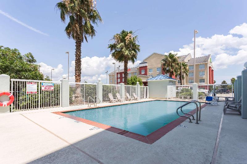 Comfort Suites New Orleans image