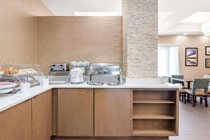 Comfort Suites New Orleans image