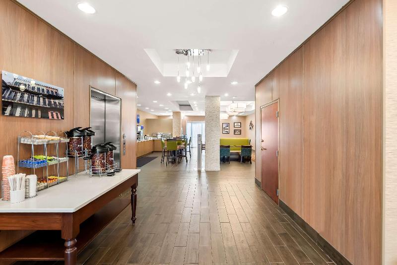 Comfort Suites New Orleans image