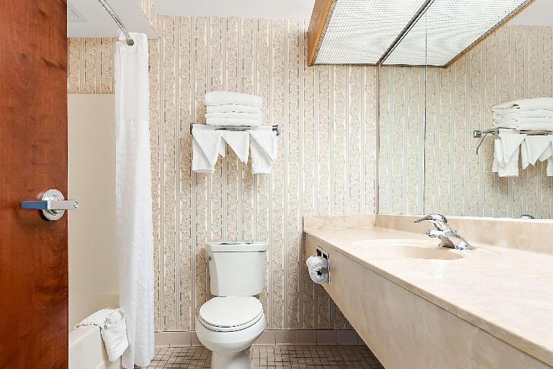 Comfort Suites New Orleans image