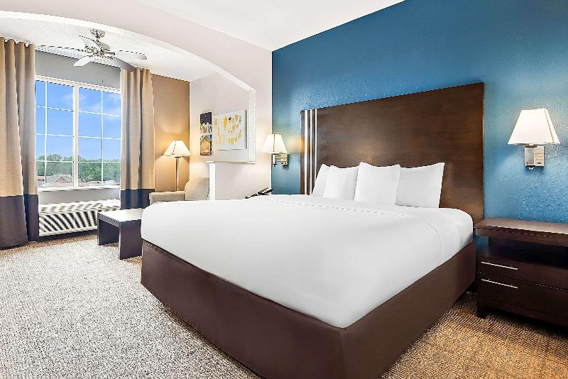 Comfort Suites New Orleans image