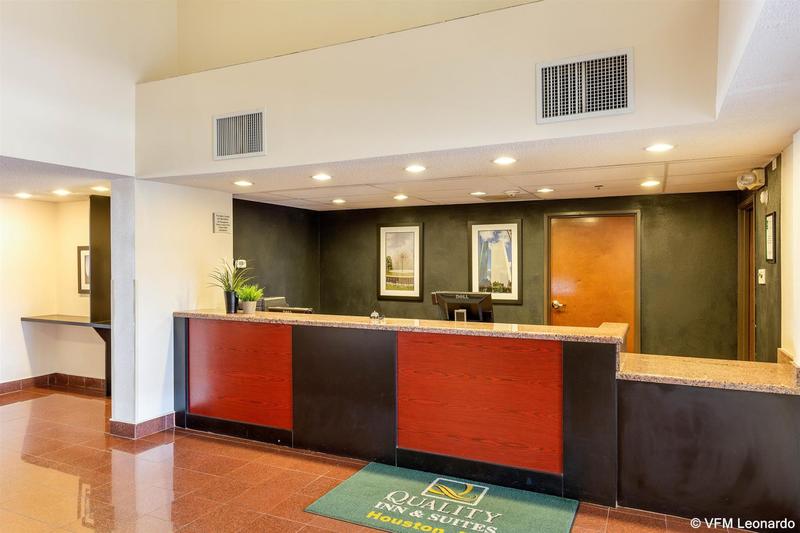 Quality Inn AND Suites West Chase