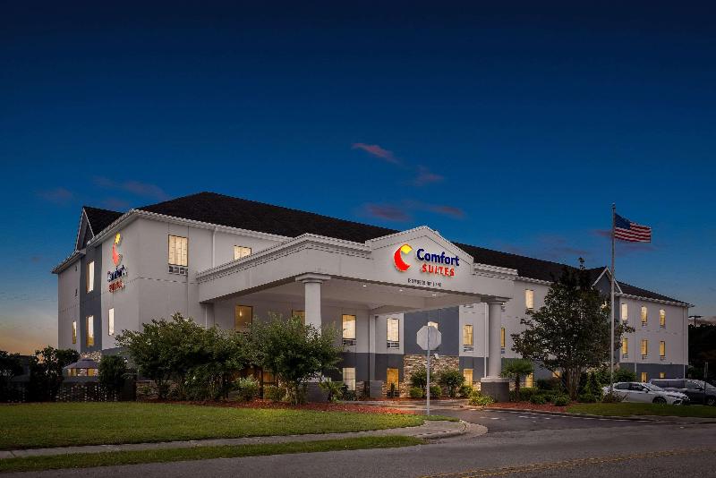 Comfort Suites Near Camp Lejeune image
