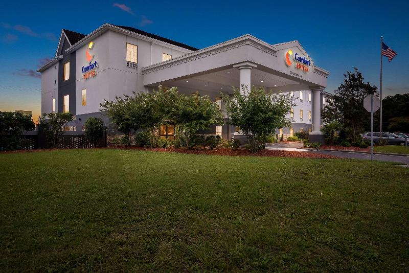 Comfort Suites Near Camp Lejeune image