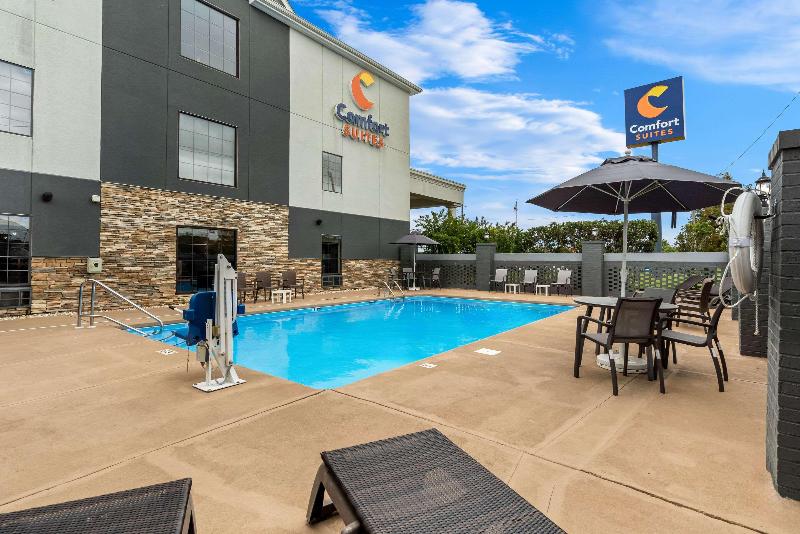 Comfort Suites Near Camp Lejeune image