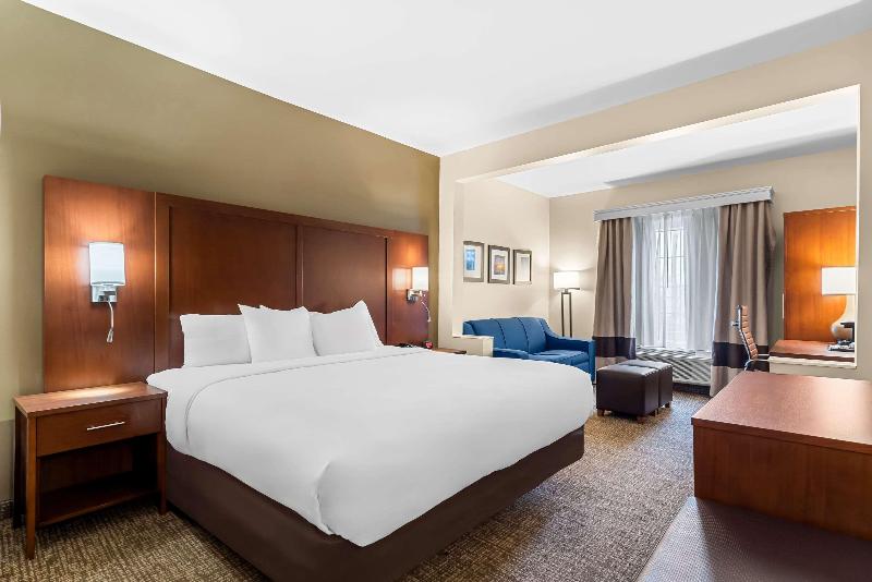 Comfort Suites Near Camp Lejeune image
