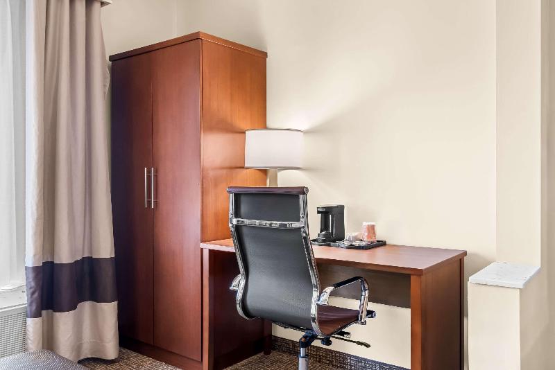 Comfort Suites Near Camp Lejeune image