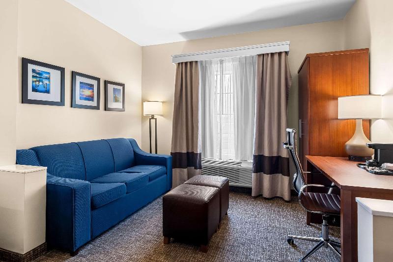 Comfort Suites Near Camp Lejeune image